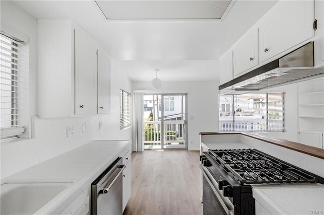 Photo - 464 28th St