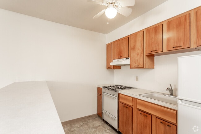 1BR pequeño - Cocina - Westwood Apartments