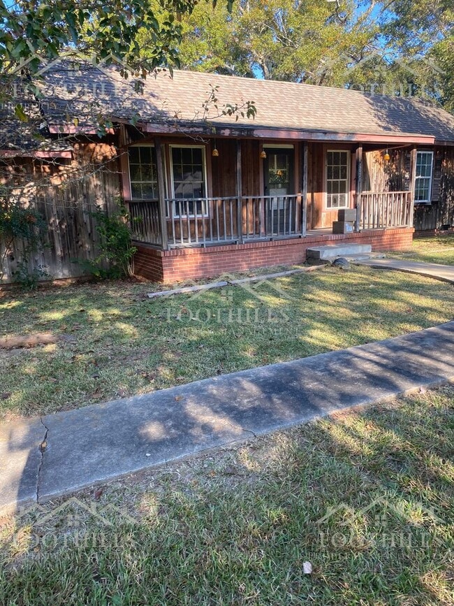 Photo - 3-Bedroom Duplex with Appliances Included ...