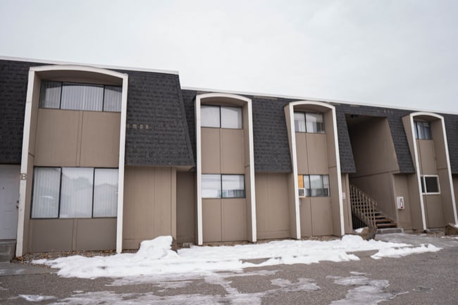 Building Photo - 627 N Tweedt St Rental