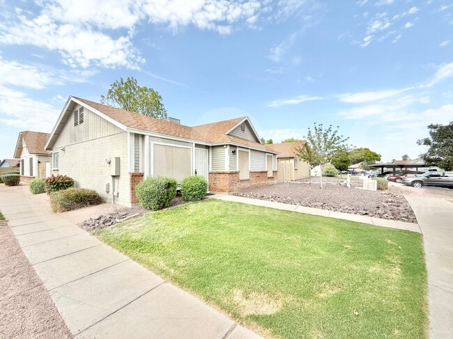 Building Photo - 1055 N Recker Rd Rental
