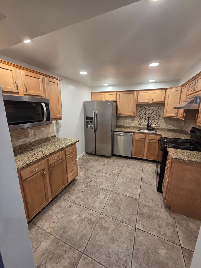 Photo - 8351 Canning Ter