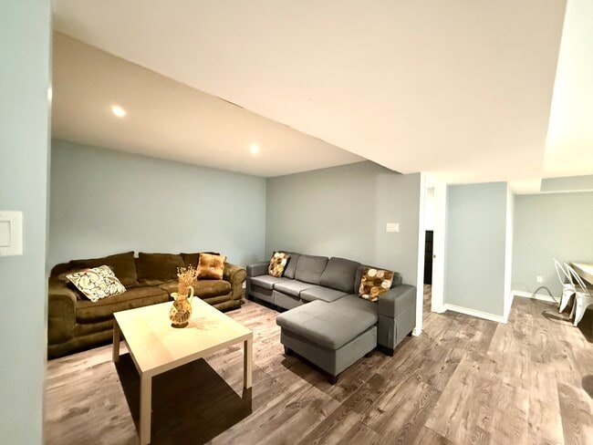 Photo - 19 Patricia St Unit L