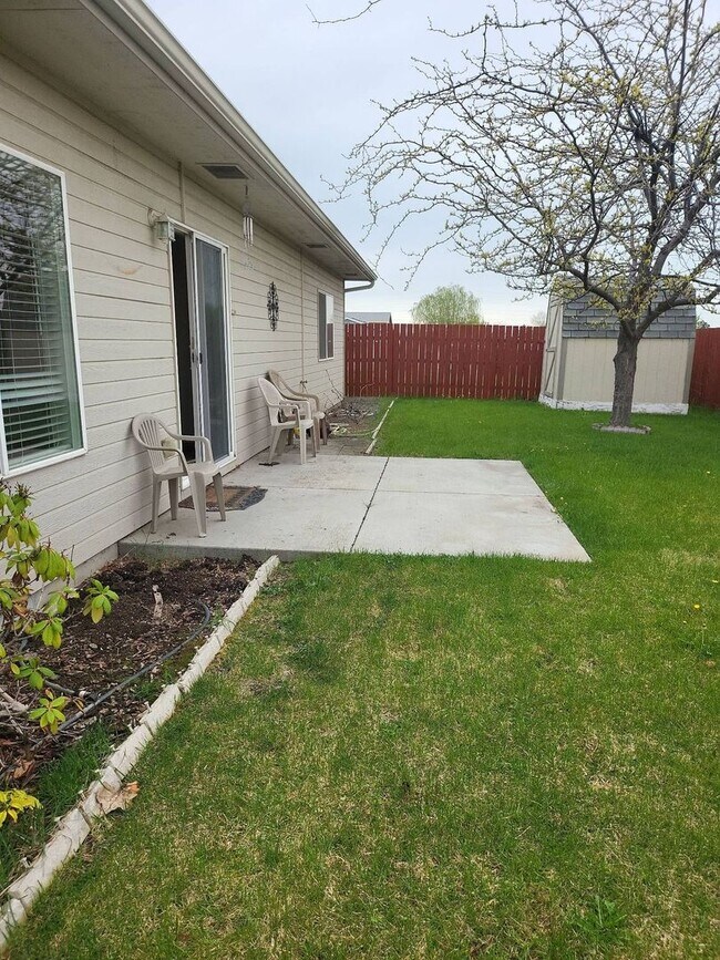 212 E Linden Ave