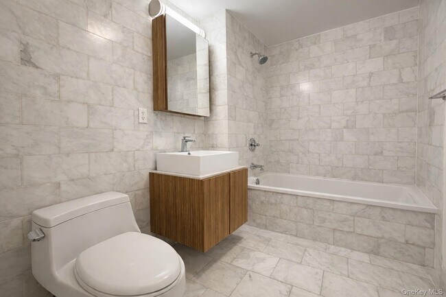 Photo - 112-02 Northern Blvd Unit 5B