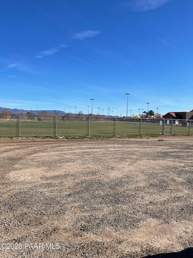 Photo - 1118 Helsing Rd