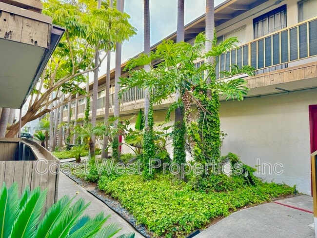 Photo - 1810 Broadway St Unit Apt 4