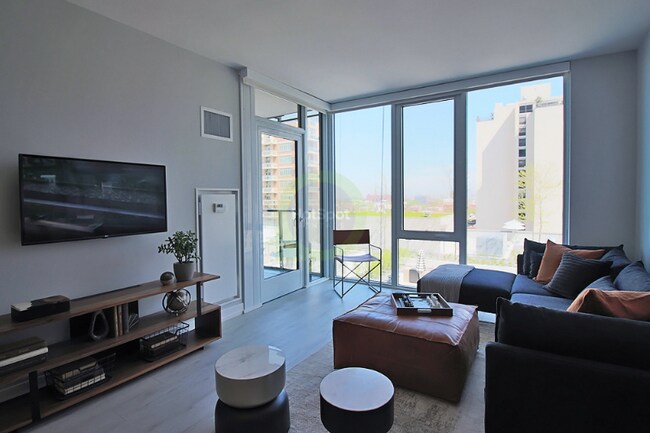 Photo - 202 W Hill St