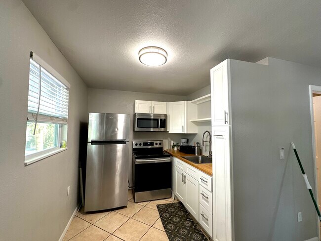 Photo - 999 Dr Martin Luther King Jr St S Unit 4