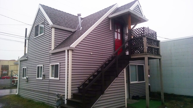 Photo - 306 2nd St NE