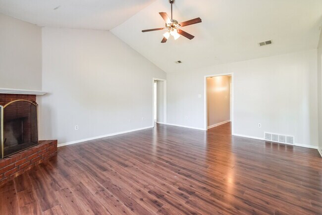 Photo - 7082 Layne Dr