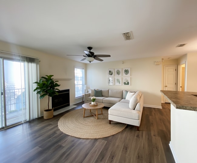 Building Photo - 635 Granville Ct Unit 635