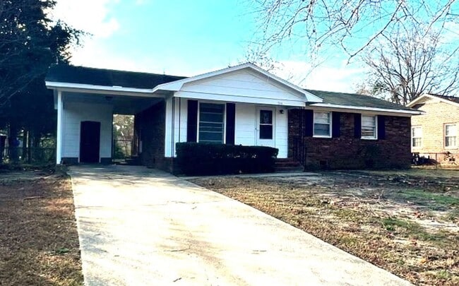 Building Photo - 944 Lark Dr