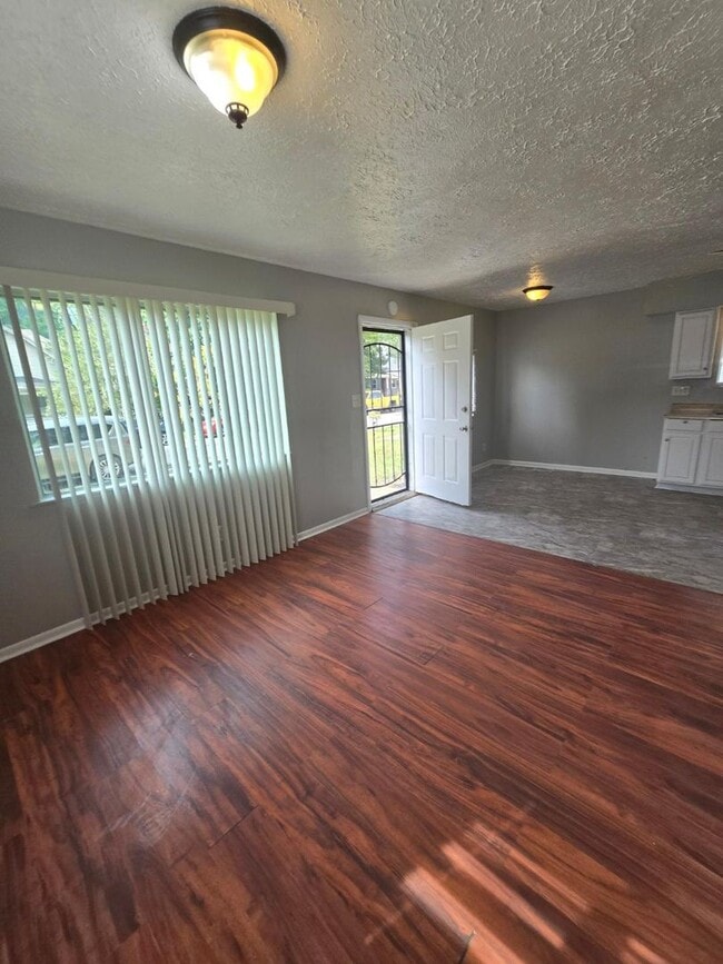 Photo - Beautiful 3 Bedroom home near West 10th and White River