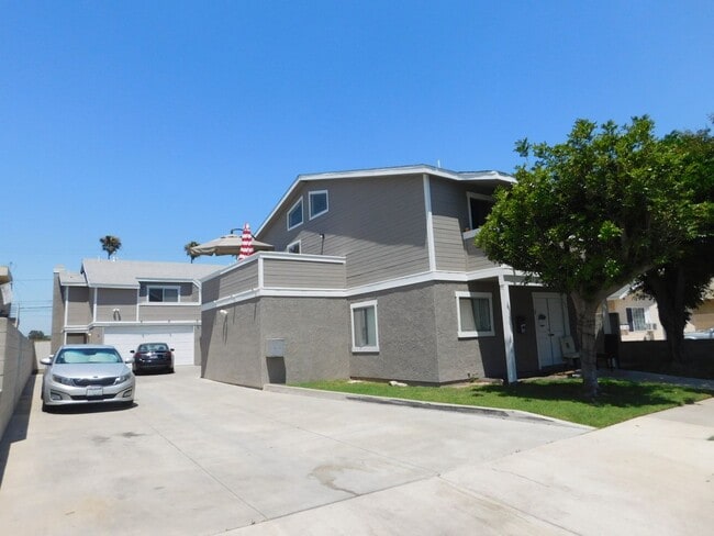 Building Photo - ALH7811 Unit B