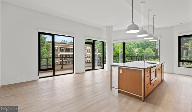 Building Photo - 10511 Strathmore Hall St Unit 2B-3B-803 Rental