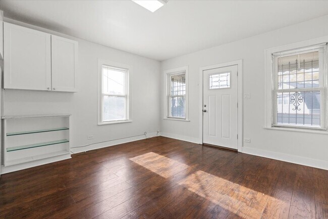 Photo - 5742 N Milwaukee Ave Unit 2A