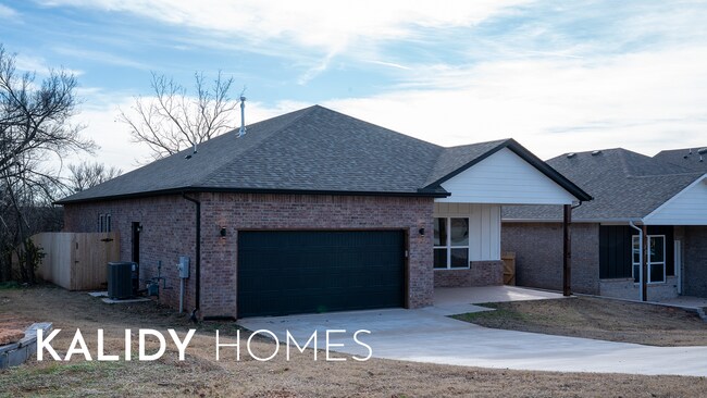 Photo - 308 W 3rd St