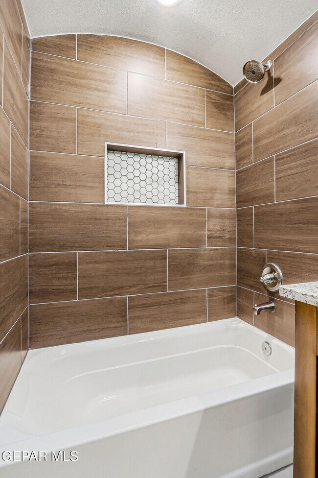 Photo - 916 Keenland Ave