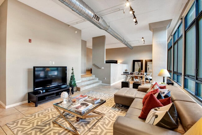 Photo - 7301 E 3rd Ave Unidad 207