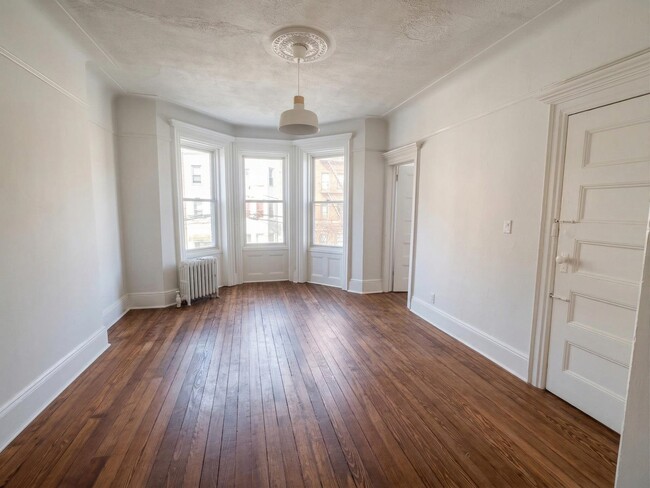 Building Photo - 27 48th St