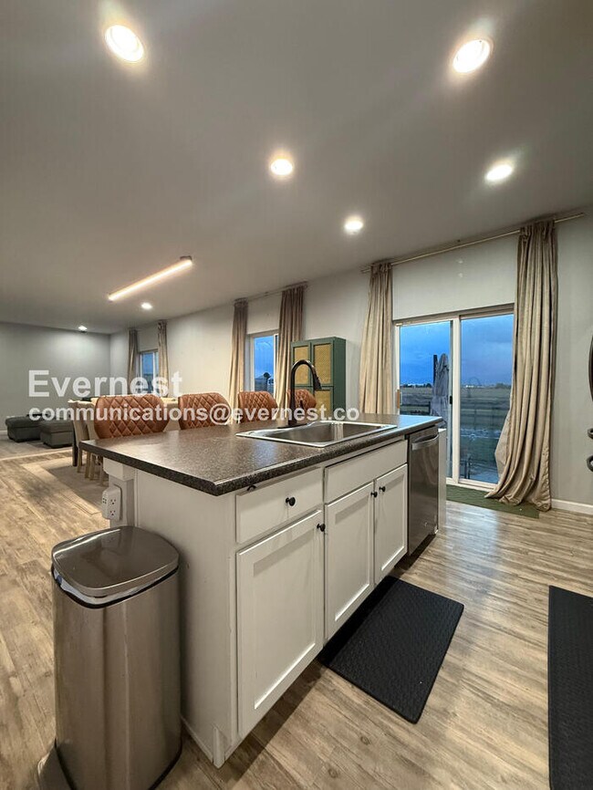 Photo - 1123 Huntington Ave