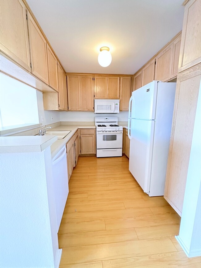 Photo - 1345 S Westgate Ave Unit 305