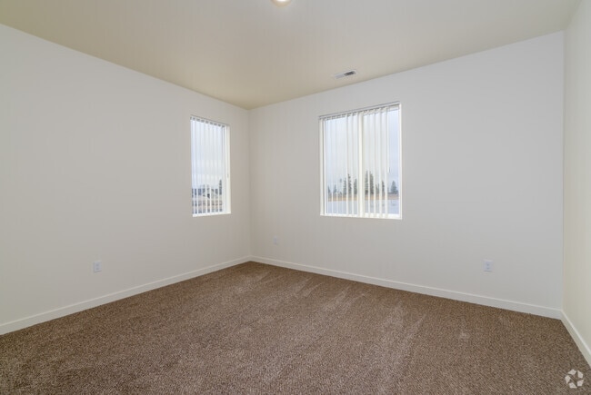 2BR, 2BA - 1460SF