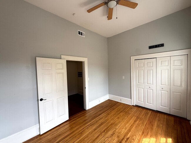 Photo - 227 W Hall St