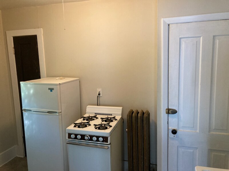 Photo - 701 5th St SE