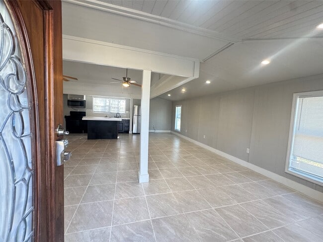 Photo - 17302 Mathis Rd