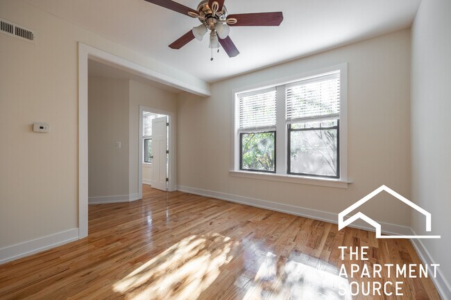 Building Photo - 3904 N Janssen Ave Unit 2