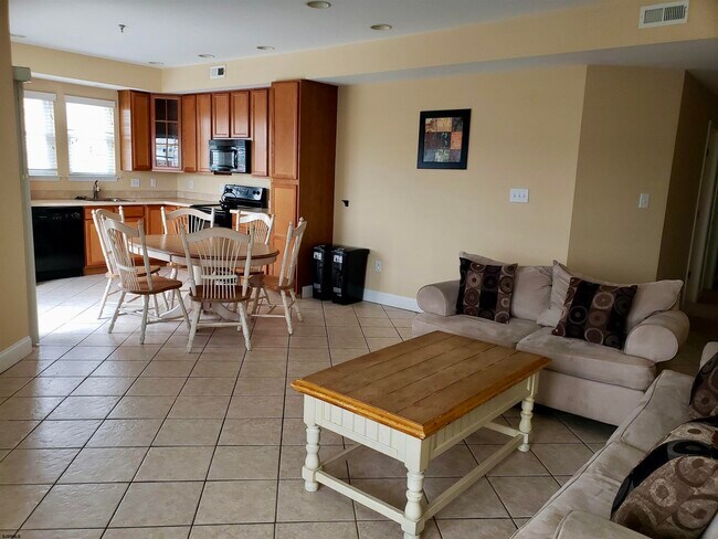 Photo - 1301 West Ave Unit B