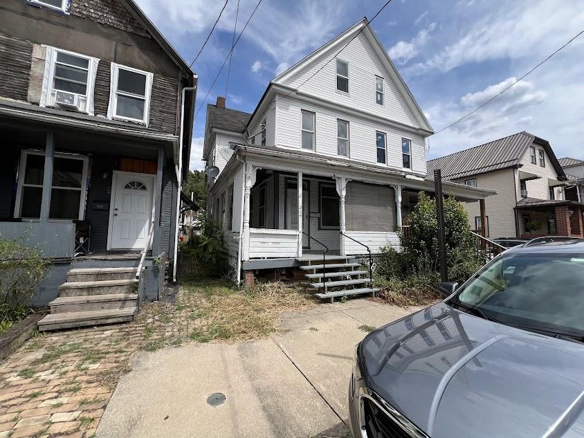 Photo - 504 Woodward Ave