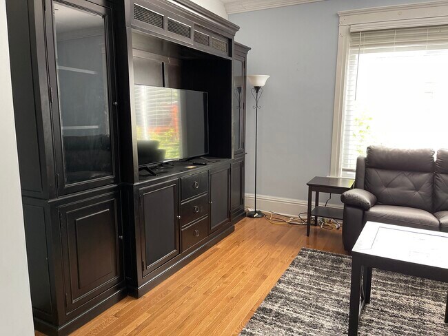 Photo - 214 Talfourd St Unit A