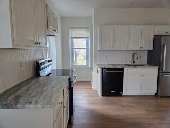 Photo - 1907 W Point Pike Unit 1