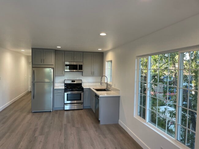 Photo - 1419 Allesandro St Unit B