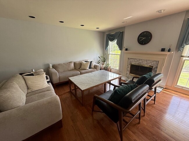 Photo - 803 Marseilles Cir