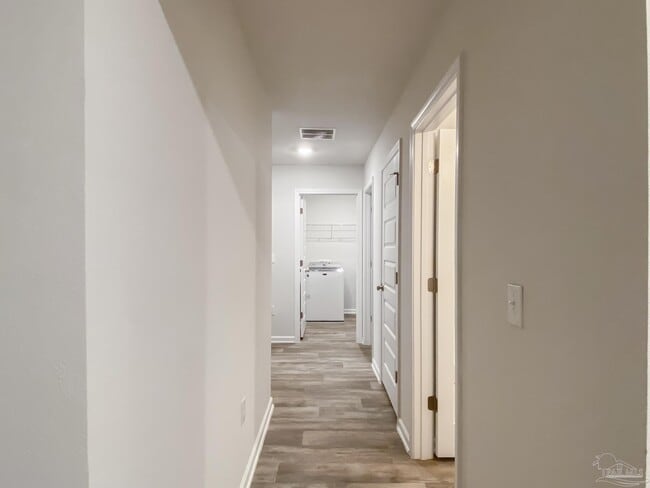 Photo - 5554 Guinevere Ln