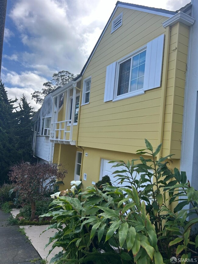 Photo - 255 Molimo Dr