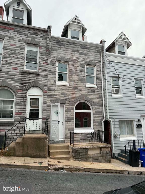 Building Photo - 1224 Fidelity St