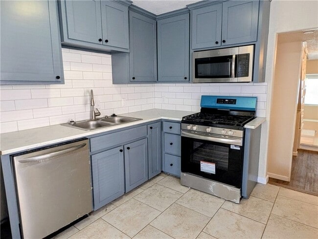 Photo - 637 Jester St