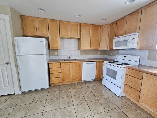 Photo - Cambridge Place I - 2235 Unit #1