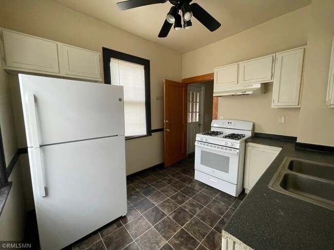 Photo - 1105 Rose Ave E Unit 1