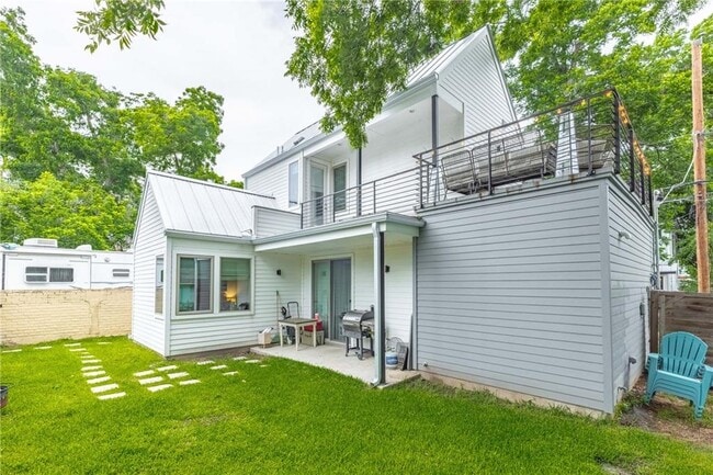 Photo - 1708 Haskell St