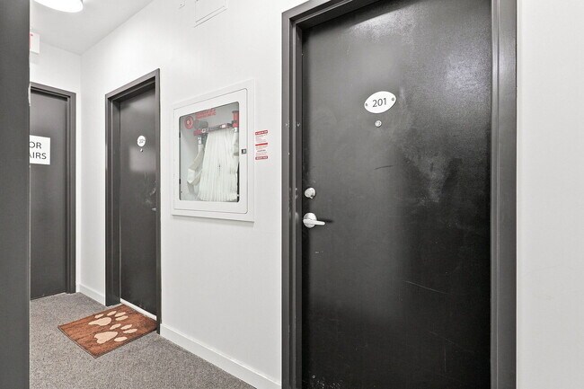 Photo - 433 Parliament St
