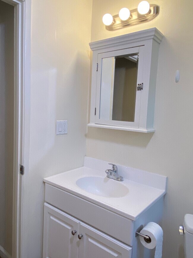 Bathroom -- alternate view - 258 Pamela Dr Unit 64