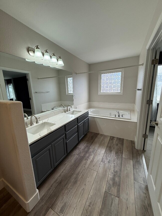 Photo - 938 Elberta Dr