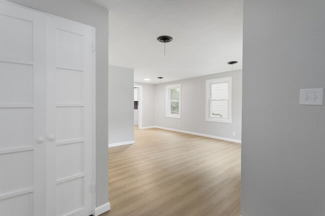 Photo - 1129 W Beale St