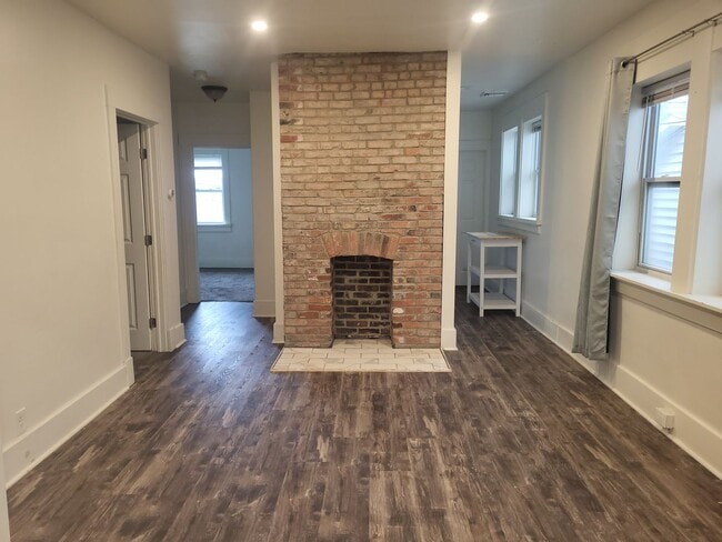 Photo - 315-315 Birmingham Ave Unit 2